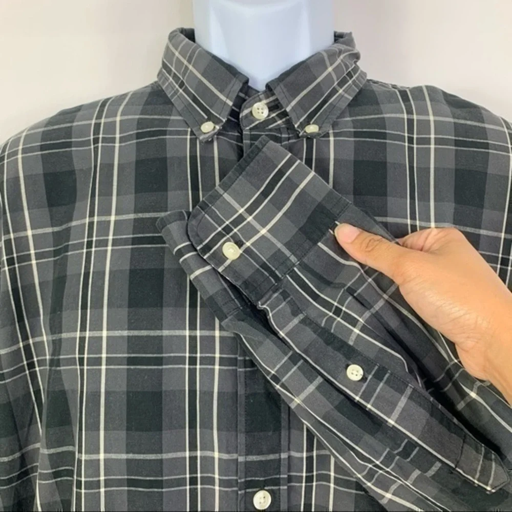 J.Crew Men’s Shirt black plaid buttons Down L